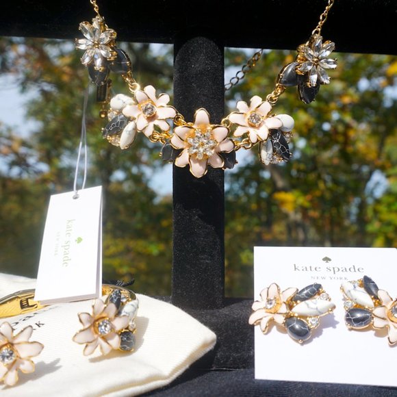 Kate Spade ♤ 'Glossy Petals' Jewelry Set - Picture 4 of 11